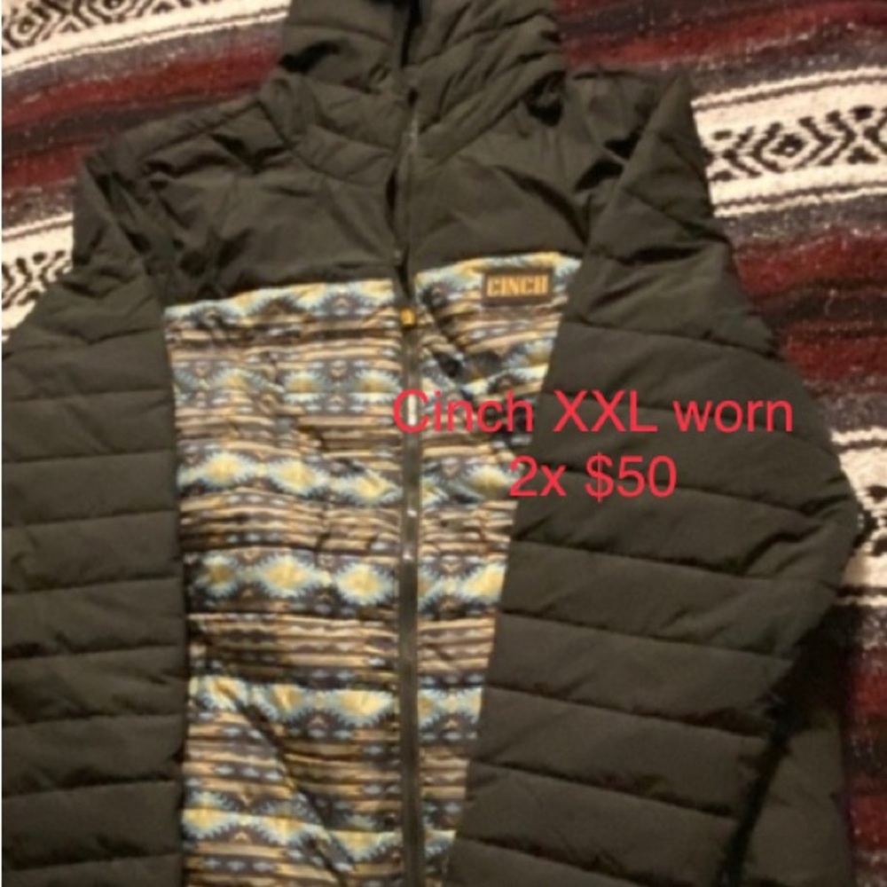 Cinch Women's Black and Multicolor Puffer Jacket